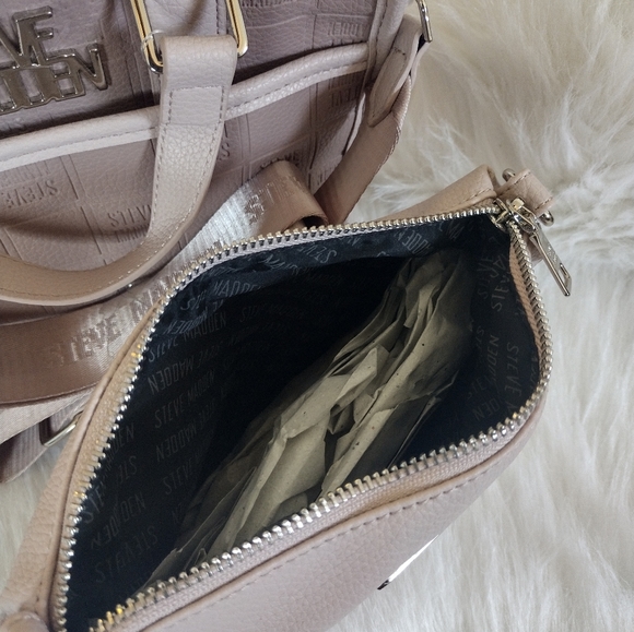 NEW Steve Madden Bsidra crossbody tote - Picture 14 of 14